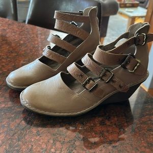 New w/out tags OTBT  shoes